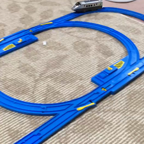 悠翔が、まるで怪獣の画像