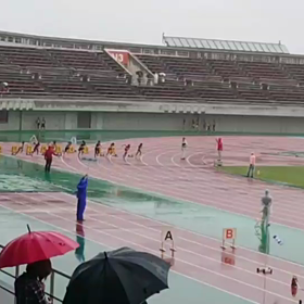６年女子100ｍ５組目の画像
