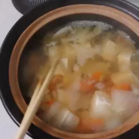 【今日も朝の30秒チャージ。土鍋でお味噌汁なわけ】の画像