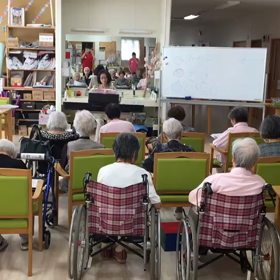 懐かしい歌を歌うの画像