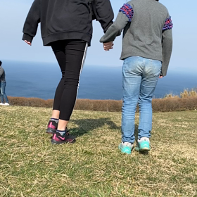 エマとサラの画像