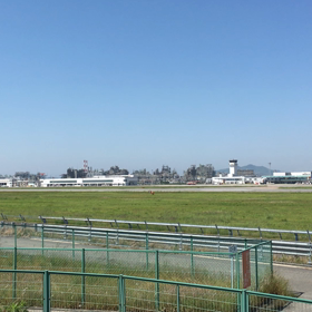 飛行機は一機のみの画像