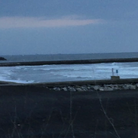 4月14日千葉北、東浪見の朝の波の画像