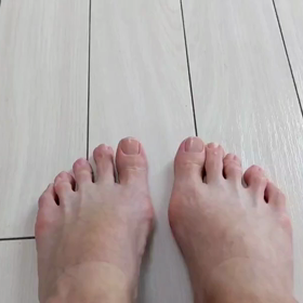 足の指の運動の画像