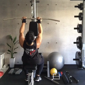 背中トレーニングの画像