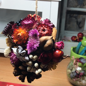 大きな松ぼっくりでモビール✨の画像