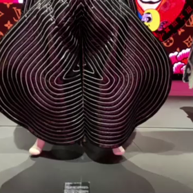 山本寛斎さんとルイヴィトンさんのコラボ作品ですの画像