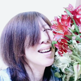 today's lailah Instagram ⚓ selfie 赤いお花と‐☆♭〃の画像