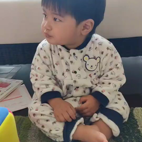 1y2m9d(成長記録　悲しい曲調の歌で泣きだすようになりました)の画像
