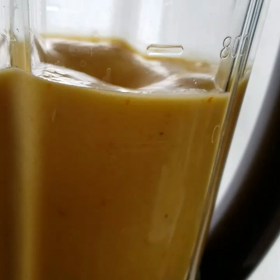 旬の柿とみかんを使ったスムージーの画像