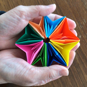 変身折り紙で遊ぶ。の画像