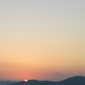 朝日が登るの画像