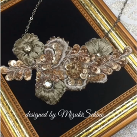 レースとリボンステッチの2way ネックレスブローチと新元号の画像