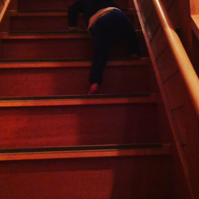 階段のぼりの画像