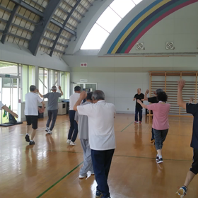 本気の踊りの画像