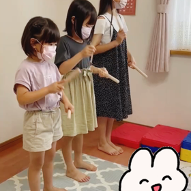 付き添いの妹ちゃん達も一緒に楽しくの画像