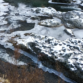 川も凍るの画像