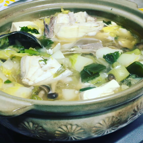 美味しい食卓とギターの画像