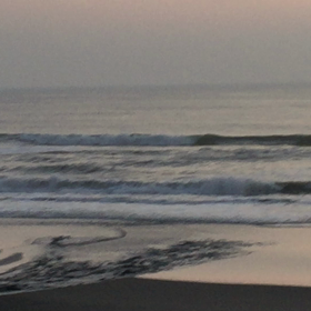 10月12日千葉北、東浪見の朝の波の画像