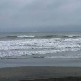 10月14日千葉北、東浪見の朝の波の画像