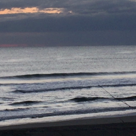 1月10日千葉北、東浪見の朝の波の画像