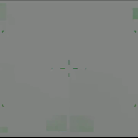 戦闘機をからかう小型UFOの画像
