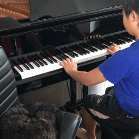 ピアノ練習の画像