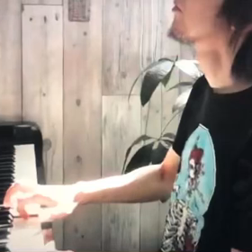 ギター弾きがピアノでソロをしようとすると・・・の画像