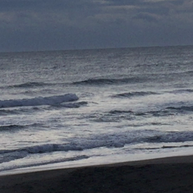 1月9日千葉北、東浪見の朝の波の画像