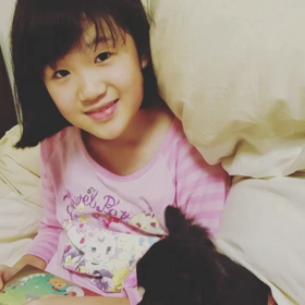 モッチに読み聞かせの画像