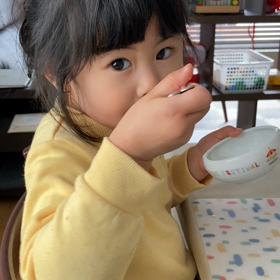 ヨーグルトをキレイに食べるヤツの画像