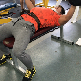 フォームの復習に【ダンベルフライ】の画像