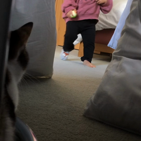 ガソリンスタンドに消防車！沢山の人だかり…やだにゃ来たにゃの画像