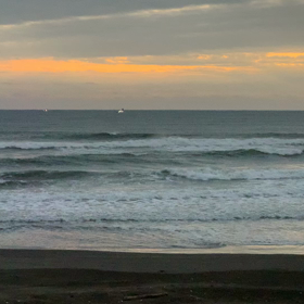 1月18日千葉北、東浪見の朝の波の画像