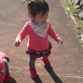 お散歩とお庭遊びの画像