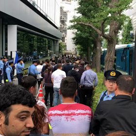 大統領選挙 列に並ぶ。の画像