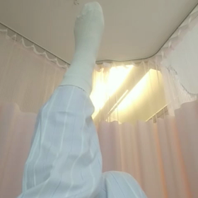 右足の痛みと痺れの画像