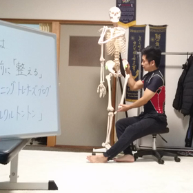 【バドミントンにおける腰痛予防、フットワーク向上、レシーブ力向上】の画像