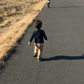 子供の無邪気な笑い声の画像