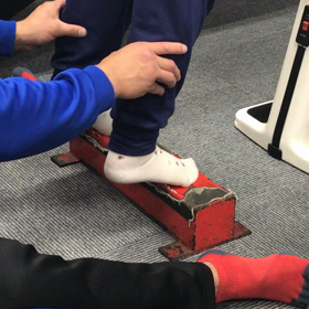 ジムでトレーニングの画像