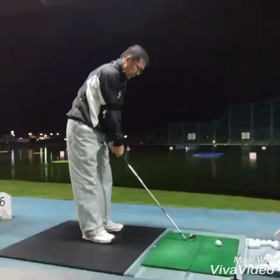 3番アイアンをゆっくり振るの画像