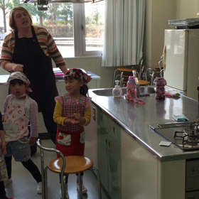 3月20日Yummy! 幼稚園クラス caterpillar songの画像