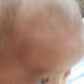 生後1カ月半～頭を持ち上げる練習～の画像