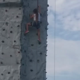 ロッククライミングの画像