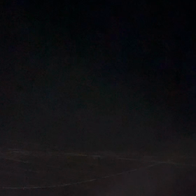 【謎】夜中にタバコ吸ってたら割と早い速度で移動する物体の画像