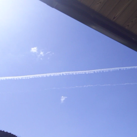 飛行機雲の画像