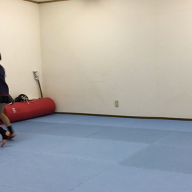 殴ったり蹴ったりの画像