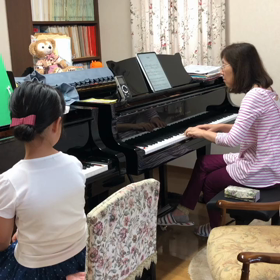 小学2年生の真面目すぎる女の子の画像