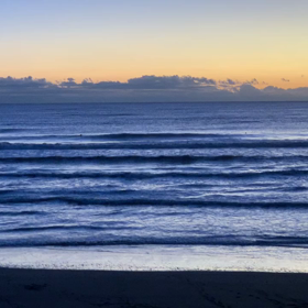 12月4日千葉北、東浪見の朝の波の画像