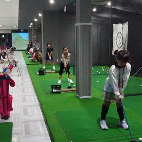 ゴルフレッスン楽しいキッズ達の画像